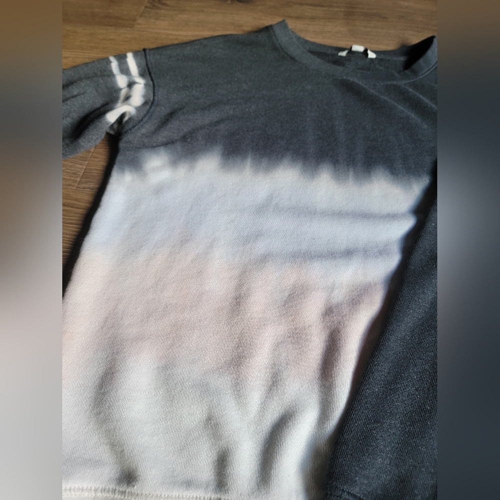 Women's Ombre Crewneck - Medium - Picture 2 of 4